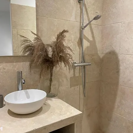 Tradition Corse & Modernite I Caseddi Di Barabe A Cantina *