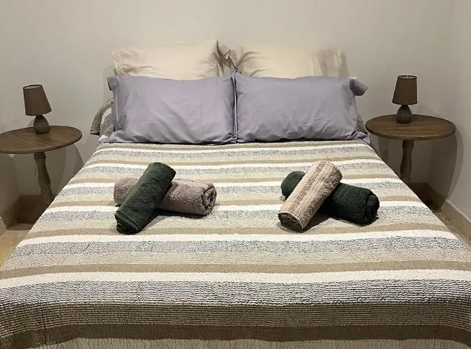 Tradition Corse & Modernite I Caseddi Di Barabe A Cantina